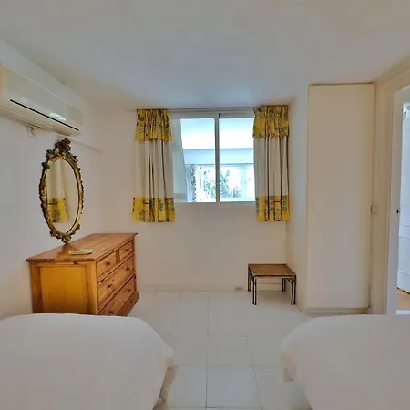 Skol 212. Two Bedrooms Duplex In Centre On The Beachfront. Апартаменты