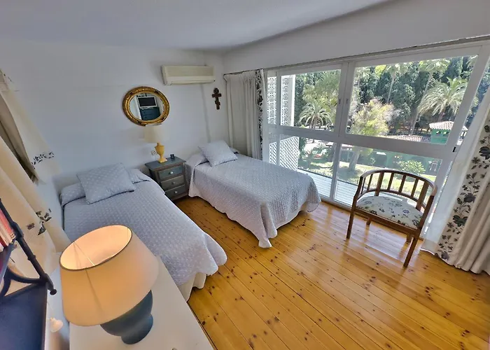 Skol 212. Two Bedrooms Duplex In Centre On The Beachfront. Appartamento Marbella
