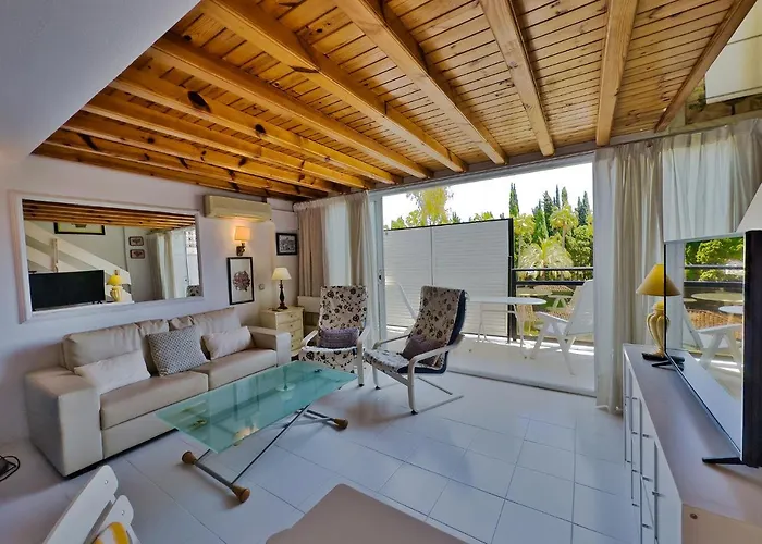 Skol 212. Two Bedrooms Duplex In Centre On The Beachfront. Appartamento *