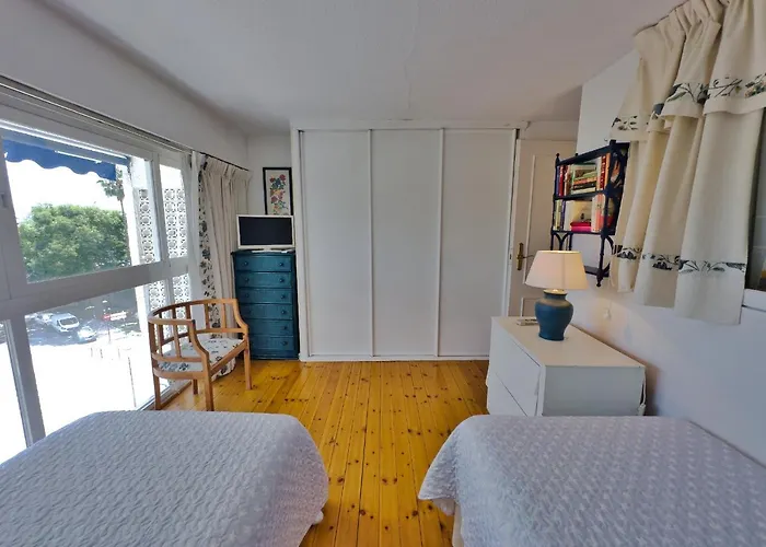 Skol 212. Two Bedrooms Duplex In Centre On The Beachfront. Appartamento Marbella