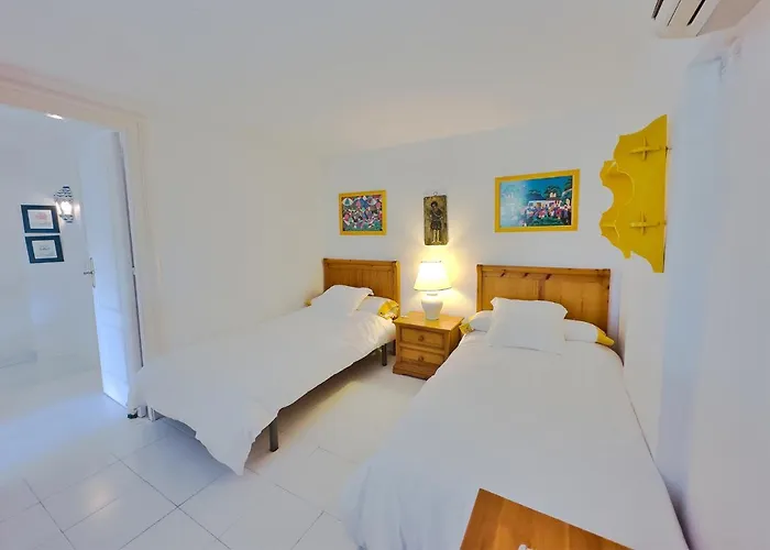 Skol 212. Two Bedrooms Duplex In Centre On The Beachfront. Appartamento *