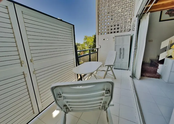 Skol 212. Two Bedrooms Duplex In Centre On The Beachfront. Appartamento *