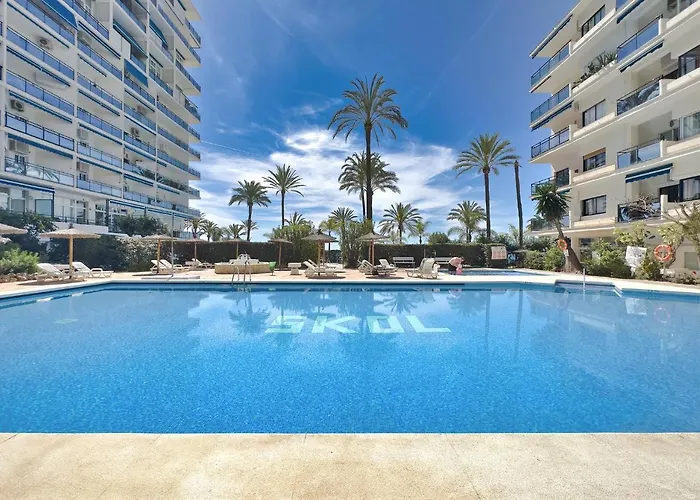Skol 212. Two Bedrooms Duplex In Centre On The Beachfront. Appartamento Marbella